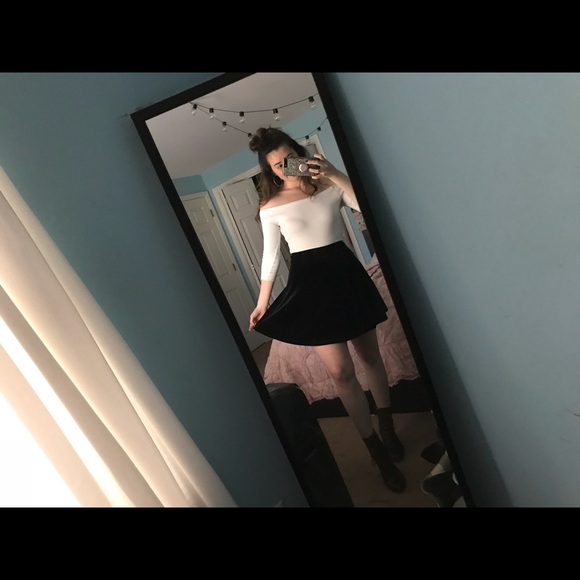 Black velvet skirt - Picture 1 of 1